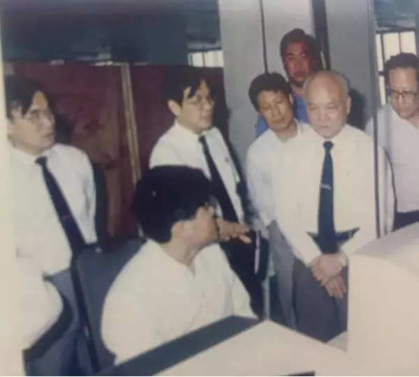 原人大副委員長(zhǎng)來(lái)李佩瑤參觀西儀集團(tuán) 原人大副委員長(zhǎng)來(lái)李佩瑤參觀西儀集團(tuán)