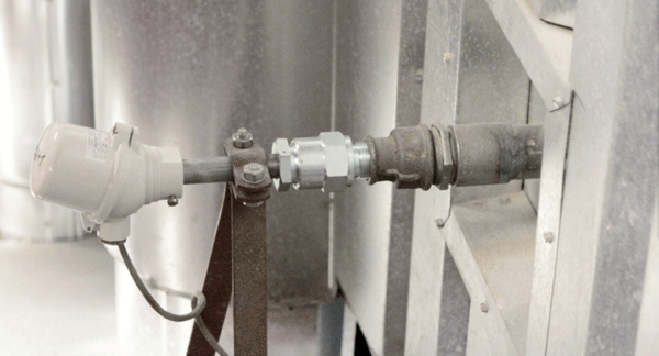 安裝在現場的熱電偶一體化溫度變送器