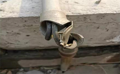 護口和電纜之間沒有密封,僅僅保護電纜不被劃傷 護口和電纜之間沒有密封,僅僅保護電纜不被劃傷