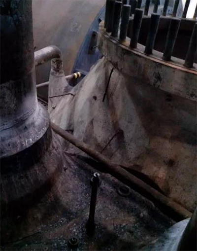 溫度傳感器安裝在靠近中壓上部進汽管處 溫度傳感器安裝在靠近中壓上部進汽管處