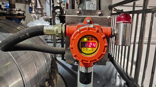 探測器電氣接口3/4”NPT(F)處增加了防爆密封格蘭+防爆撓性管的連接方式 探測器電氣接口3/4”NPT(F)處增加了防爆密封格蘭+防爆撓性管的連接方式